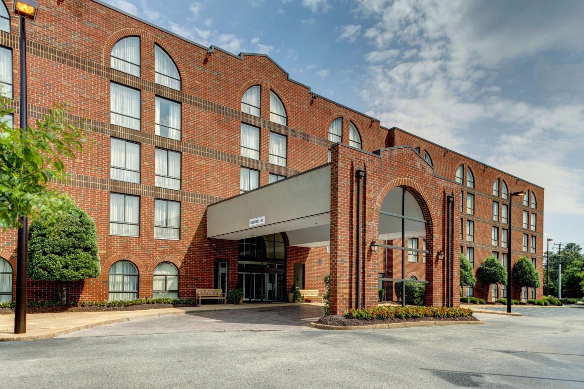 Embassy Suites Williamsburg Exterior photo