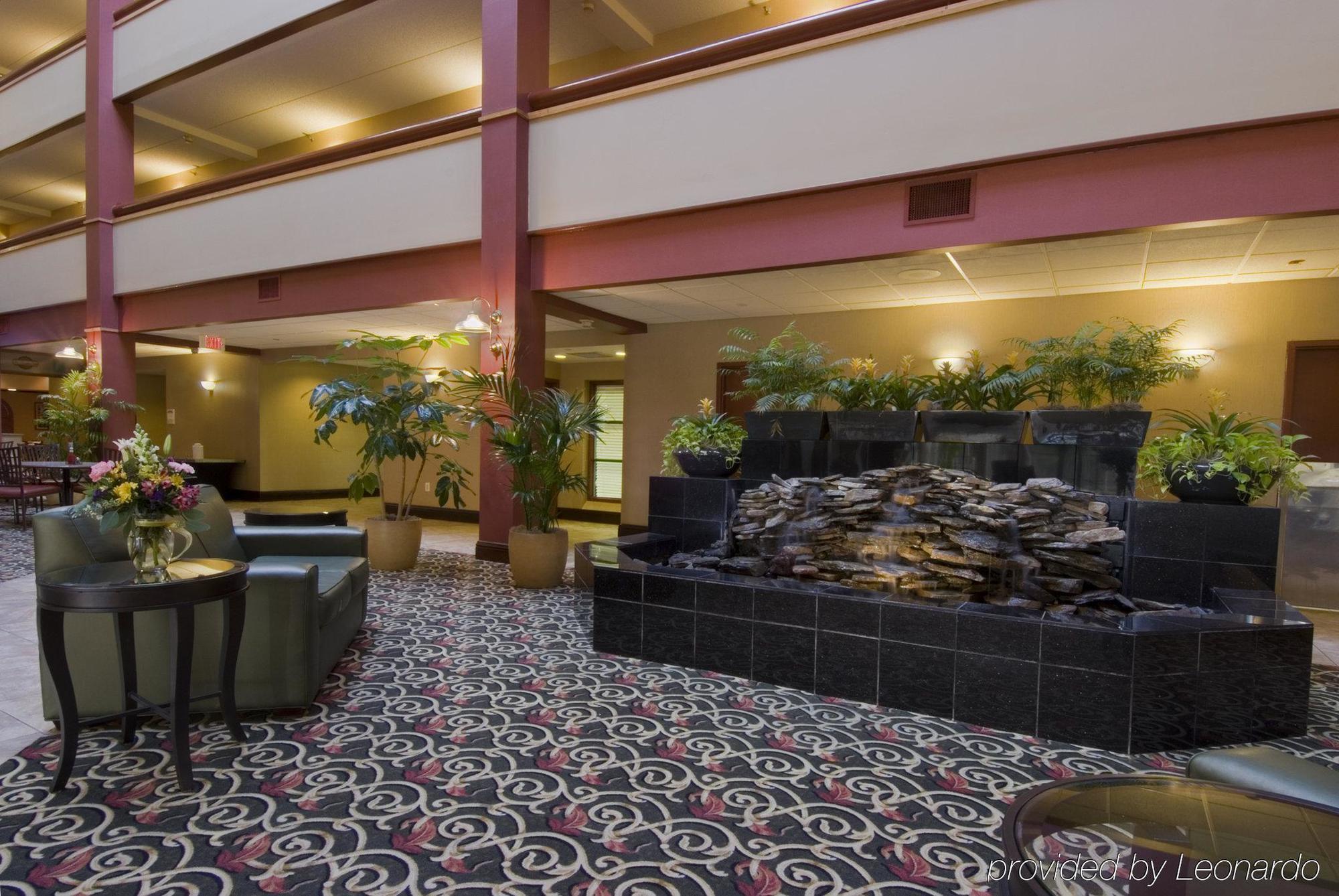 Embassy Suites Williamsburg Interior photo